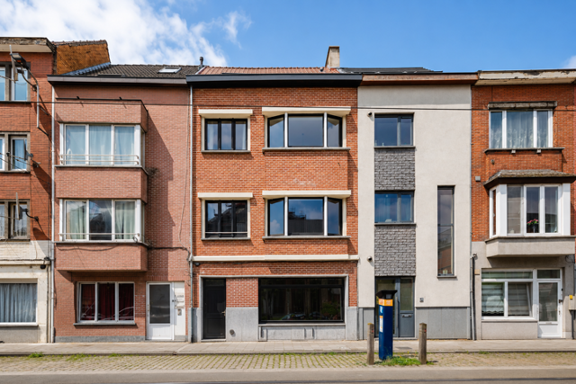 Sint Salvatorstraat 83 (handelsruimte-kantoor)