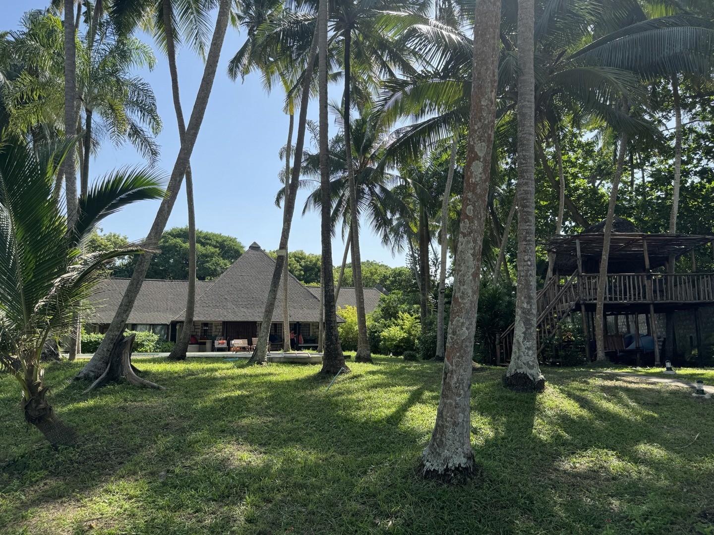 Beach Villa in Kenya 2