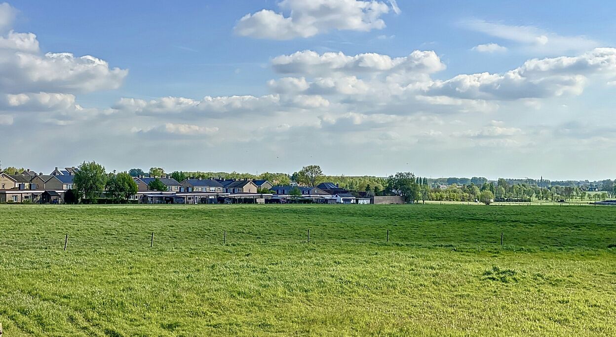 Nieuwbouwappartement met terras en garage te Zomergem