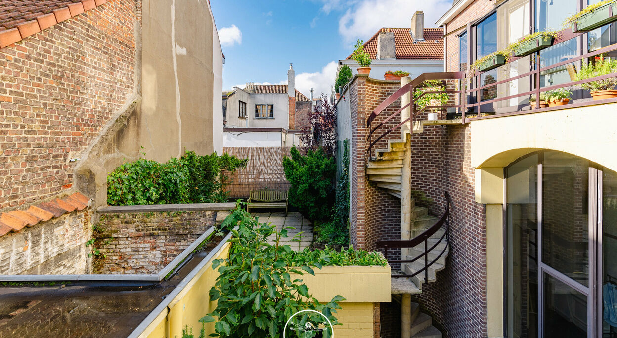 Gebouw voor gemengd gebruik te koop in Gent