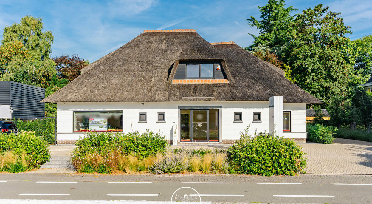 Gebouw voor gemengd gebruik te koop in Sint-Martens-Latem