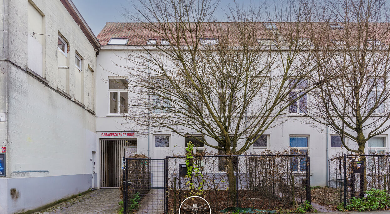 Gerenoveerde woning met 5 slaapkamers en 5 badkamers in Gent