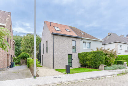 Nieuwbouwwoning met 4 slaapkamers en tuin te Wondelgem