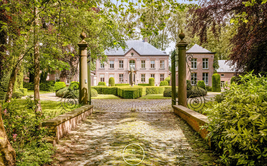 Kasteel du Grand Châtelet op een prachtig domein in Celles